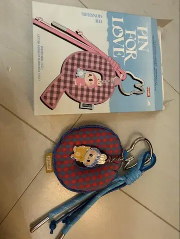 아크릴 키링 핑크 체크 무늬