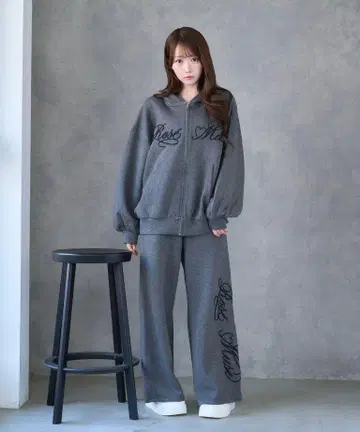 로고 3d embroidery hoodie 로제 뮤즈 셋업 새상품