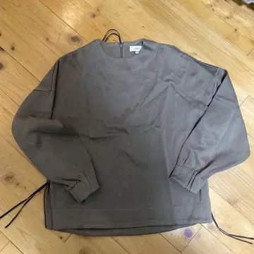 HYKE 카키 긴팔 상의