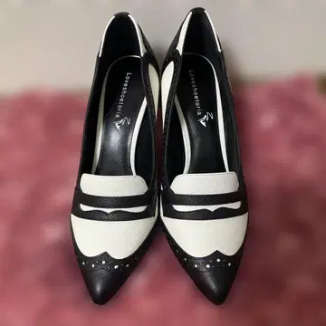 Loveshoetoria 펌프스 새상품급 22cm