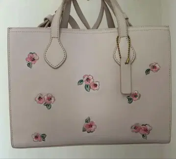 캐스키드슨 Cathkitson 가죽 그랩 크로스 바디 솔리드 에크루