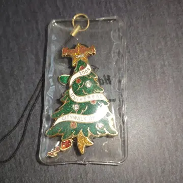 Hard Rock Cafe Xmas Tree Pin 2004