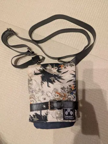치키리야 시저 백 초크 백 금붕어 패턴
