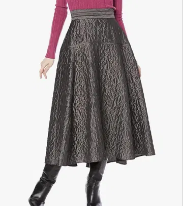 [ SNIDEL ] 퀼팅 JQ 볼륨 스커트 SWFS225118