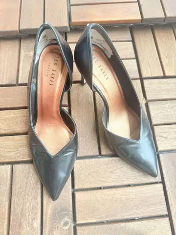 Ted Baker 블랙 스틸레토 하이힐