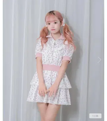 Honey Cinnamon 꽃무늬 하프 지퍼 원피스