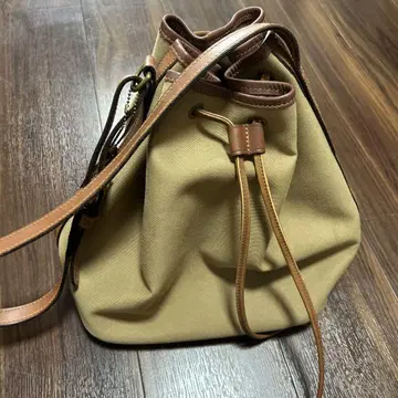 브래디 버킷 백 베이지