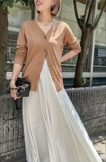 Rie Miller 리미러 골드 버튼 V넥 가디건 M 사이즈