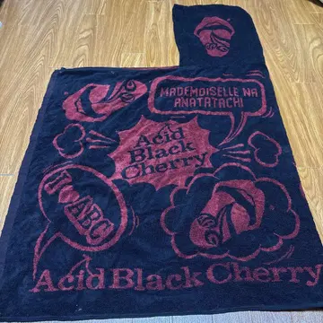 Acid Black Cherry FC 한정판 후드 부착 타월