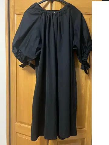 [ 새상품급 ] 퍼프 슬리브 도킹 미디 원피스