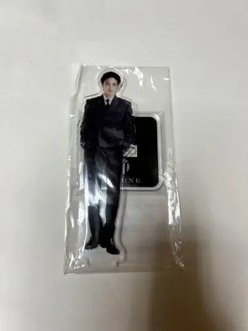 YOJI IWASE 아크릴 스탠드 수트