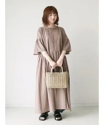 미착용 새상품 택 포함 사만사 모스모스 플레어 쓰리 레이스 원피스 모카