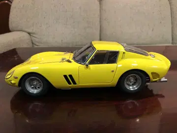 CMC 1/18 페라리 250GTO