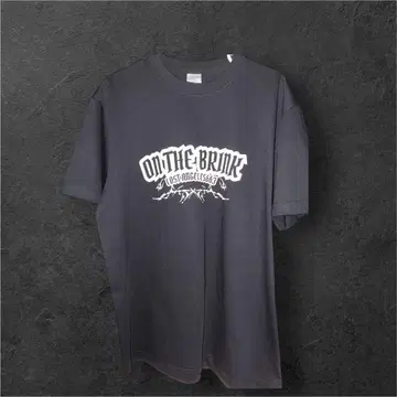 ON THE BRINK 셔츠 블랙