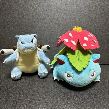 포켓몬 이상해꽃 높이 17cm와 거북왕(카멕스) 높이 14cm 봉제 인형