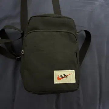 Nike 블랙 파우치형 백