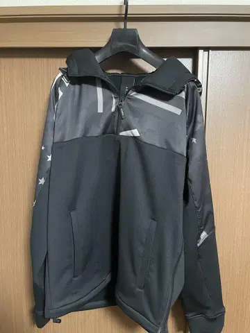 LUXE163AKMBB 후드티 AKM AJ015
