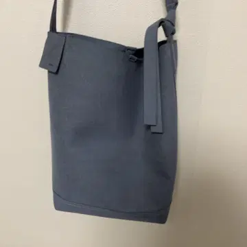 zattu 그레이 숄더백