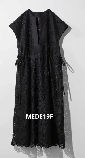 [ 새상품급 ] MEDE19F 크로셰 레이스풍 소재의 오버 원피스