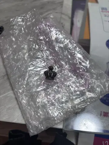 저스틴 데이비스 주얼리 파우치 왕관 모티브