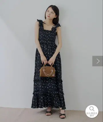 CHICO 프릴 디자인 베어 원피스 블랙