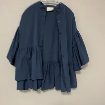 UNITED ARROWS 네이비 프릴 셔츠 오부 소매