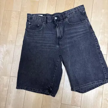 ZARA 블랙 데님 숏팬츠 EUR 46