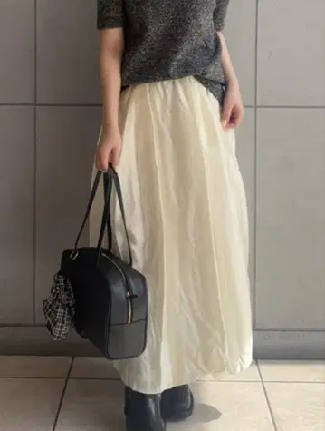 Mila owen 허리밴딩 시어 샤이니 벌룬 스커트