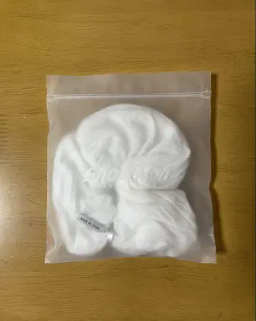 입장 혜택 스티커 포함 snowman 한국 서울 팝업 스크런치