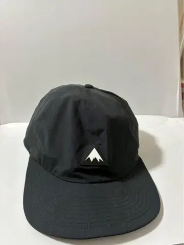 BURTON 블랙 캡 산 로고 포함