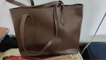 브라운 리본 포함 토트백
