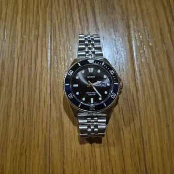 CASIO MDV-107 손목시계