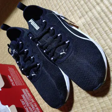 미사용 새상품 PUMA 블랙 스니커즈 SOFTRIDE 크루즈 2 25.5