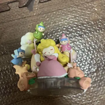 디즈니 피규어 잠자는 숲속의 공주