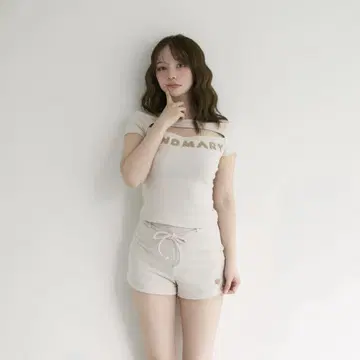 앤드마리 Mary logo tops