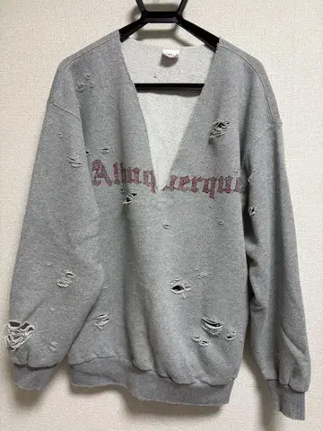 프릭스스토어 데미지 브이넥 맨투맨 그레이