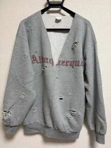 프릭스스토어 데미지 브이넥 맨투맨 그레이