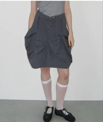 TYPESERVICE Clean Volume Stitch Skirt