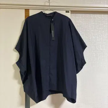 미즈이로 인드 노카라 코쿤 셔츠