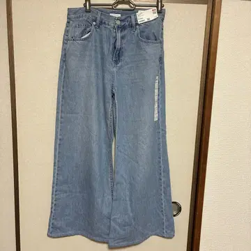 UNIQLO 와이드 플레어 데님 26 (66cm)