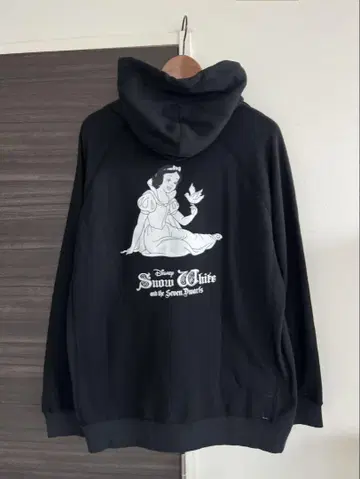 새상품 정가 36400엔 시크엘 SEQUEL 백설공주 후드티 SIZE L
