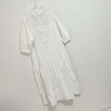밀리언카라츠 [STYLE4] 레이스 절개 티어드 원피스