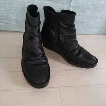 인코르제 블랙 부츠 천연 가죽