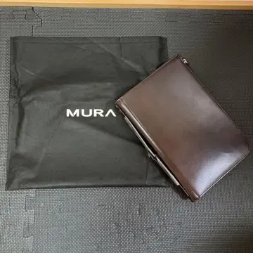 미사용품 MURA 브라운 가죽 클러치백
