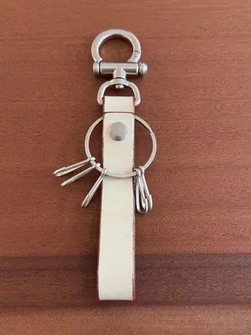 Hender Scheme key flock