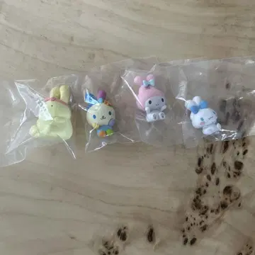 나리키리 토끼 산리오 가챠가챠 4개 세트