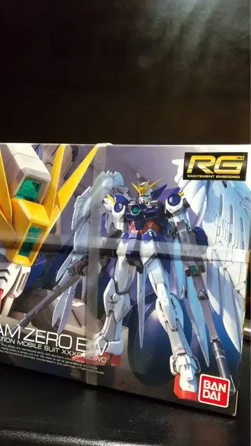 RG 윙 건담 프라모델