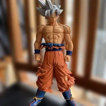 손오공 무의식의 극의 피규어(새상품급)