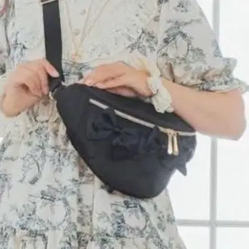 미사용 새상품 아오키 미사코 m petit 바디백 블랙 리본