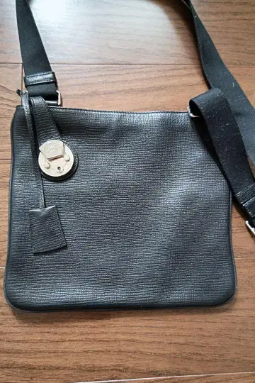 BALLY 숄더백 (블랙)